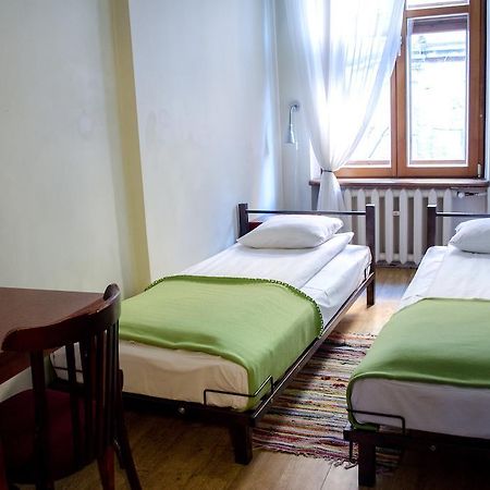 Red Nose Hostel With Self-Check In Riga Esterno foto