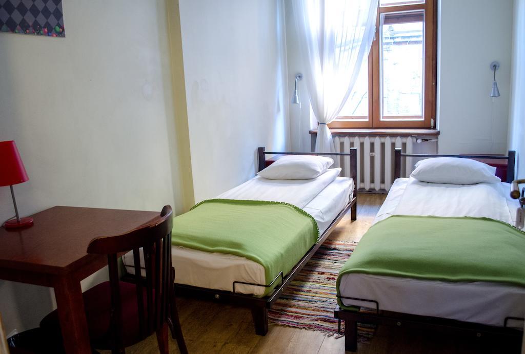 Red Nose Hostel With Self-Check In Riga Esterno foto
