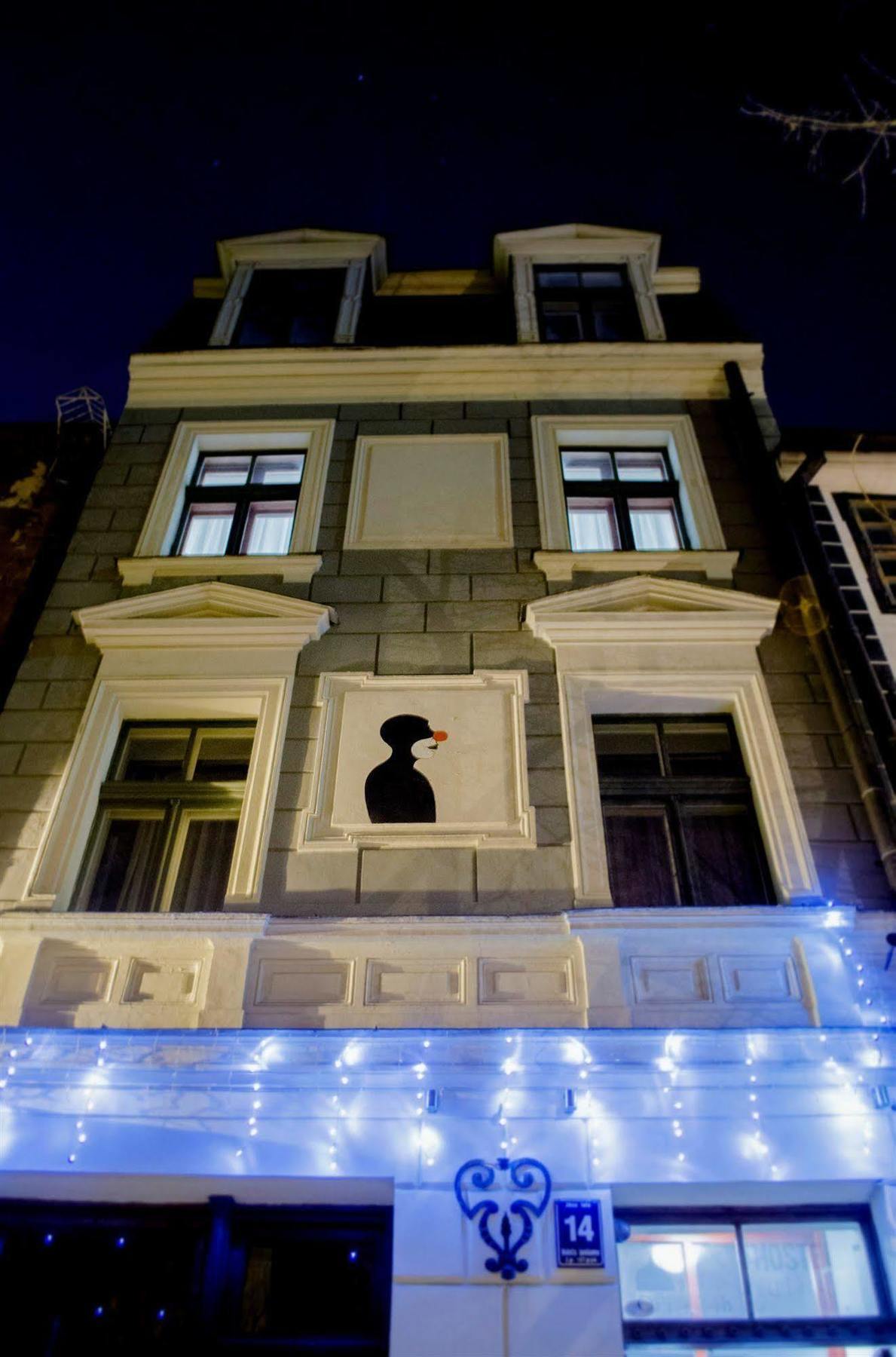 Red Nose Hostel With Self-Check In Riga Esterno foto