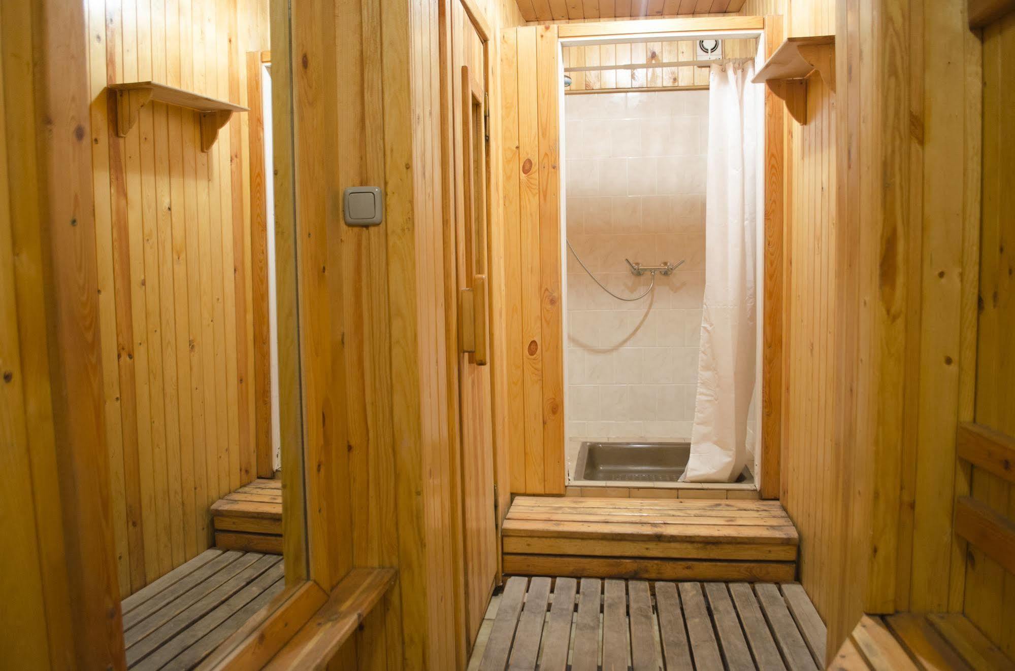 Red Nose Hostel With Self-Check In Riga Esterno foto