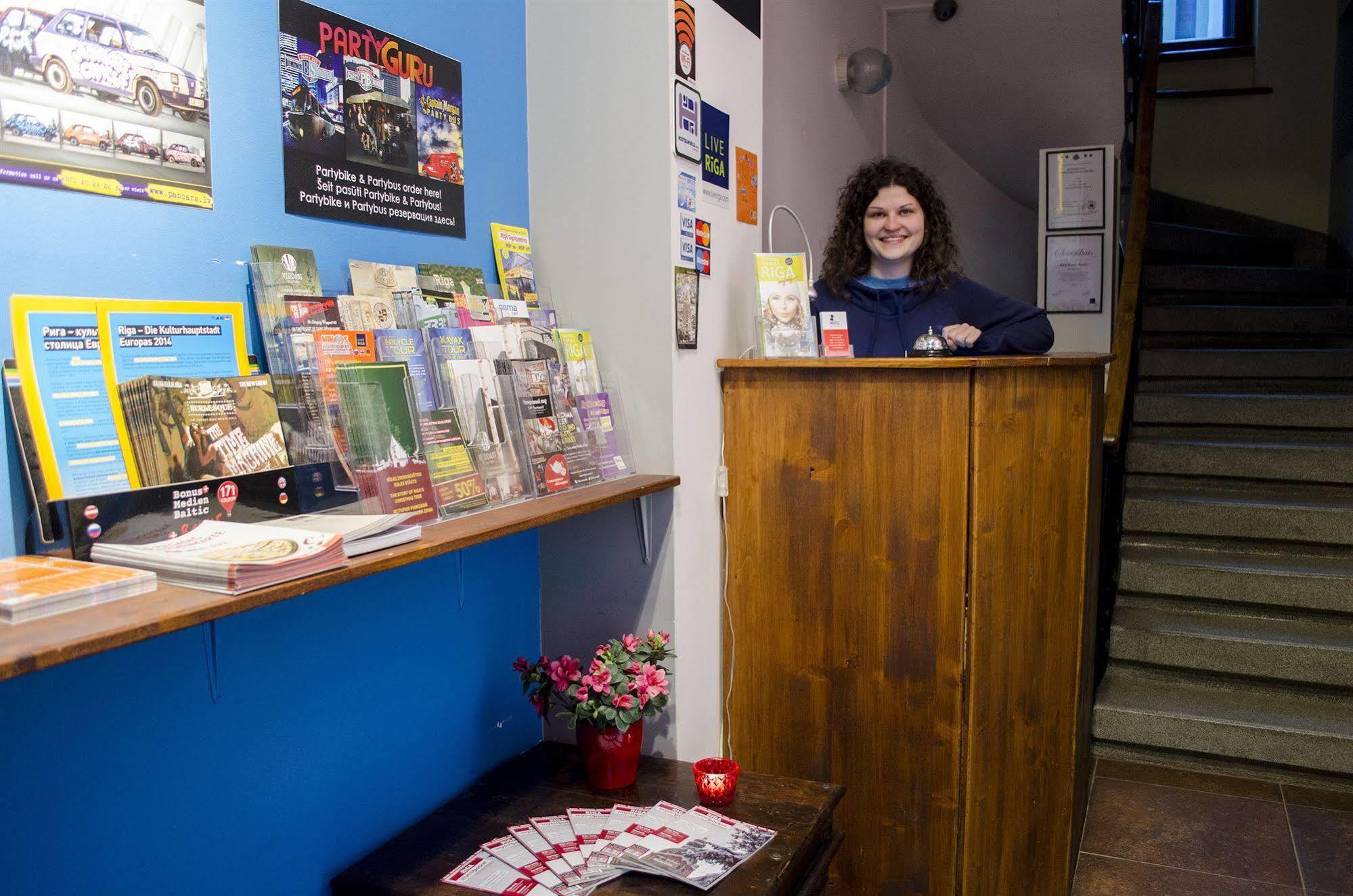 Red Nose Hostel With Self-Check In Riga Esterno foto