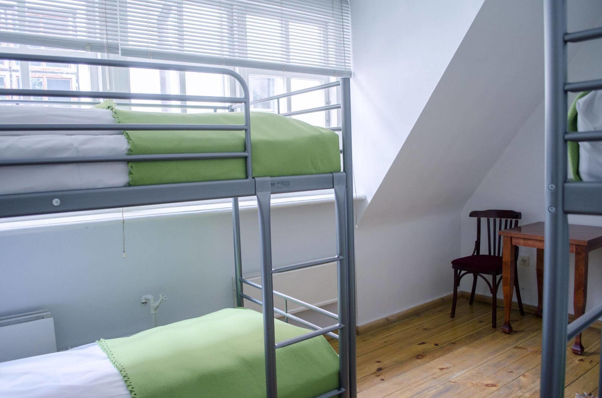 Red Nose Hostel With Self-Check In Riga Esterno foto