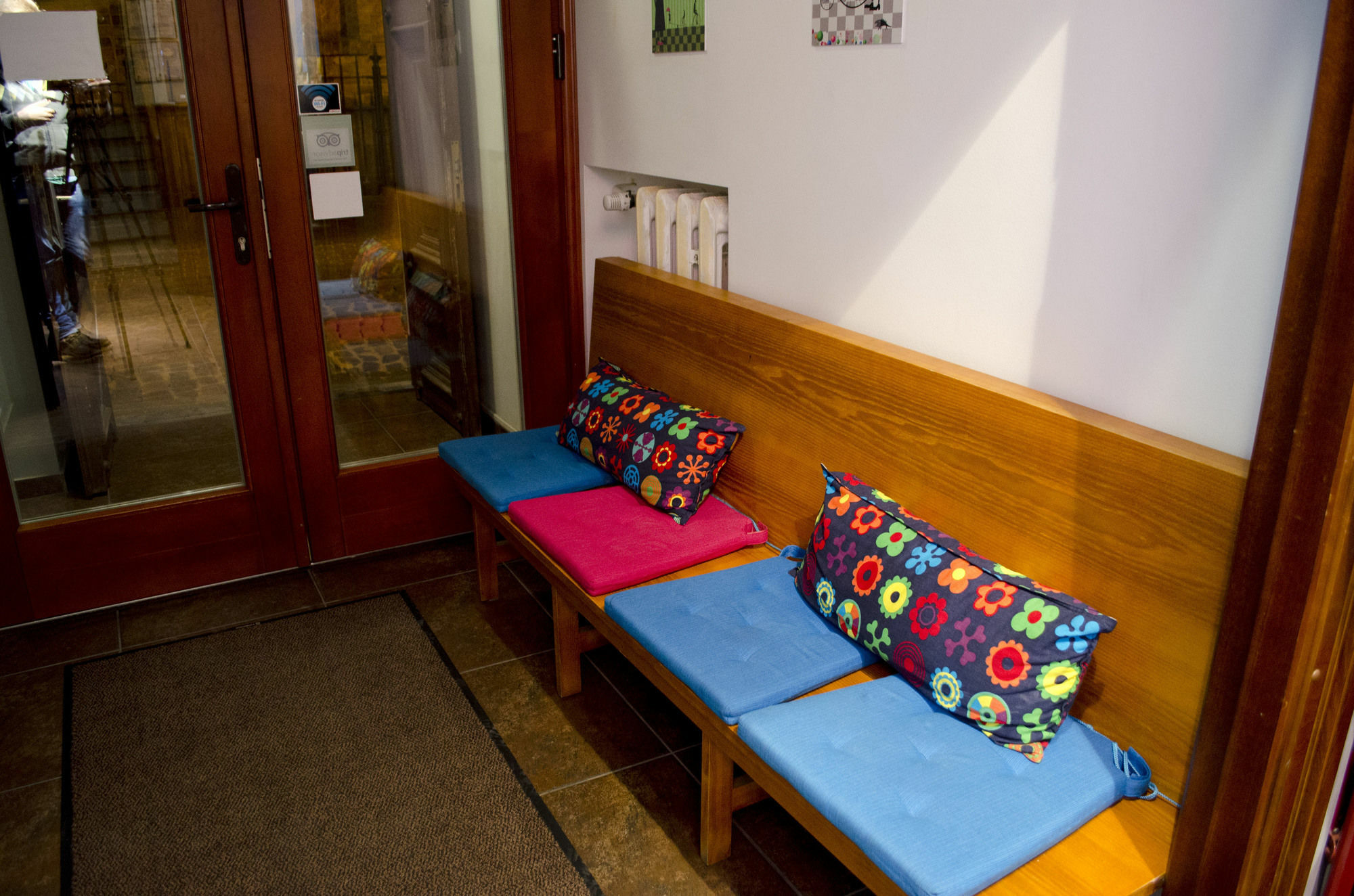 Red Nose Hostel With Self-Check In Riga Esterno foto